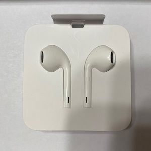 Apple Iphone Earphones!! (3)